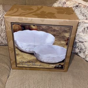 🦃NWT Oneida Set of Two Serving Bowls